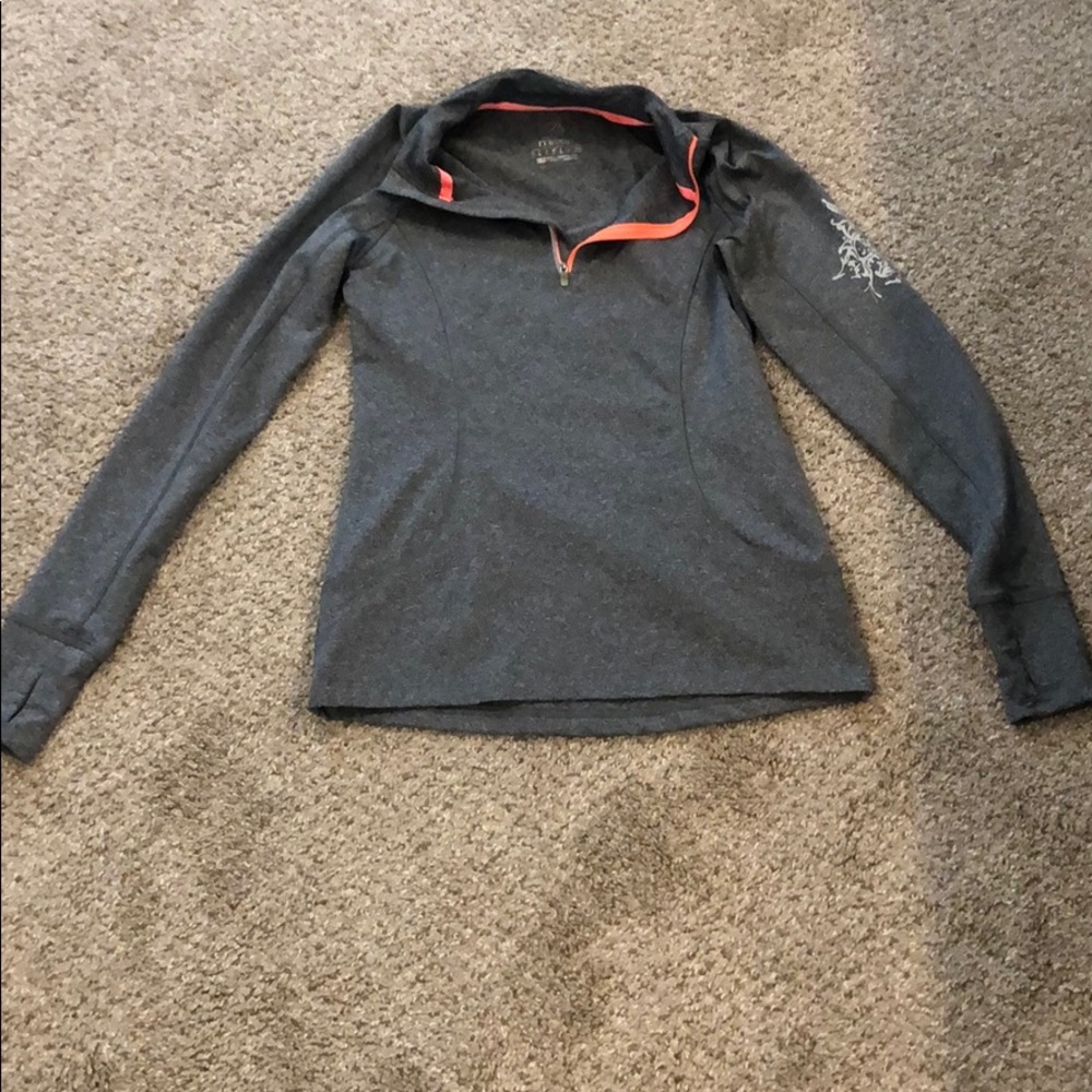 Athletic 1/4 zip pullover